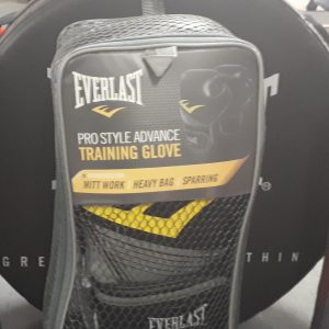 Everlast 16 ounce gloves